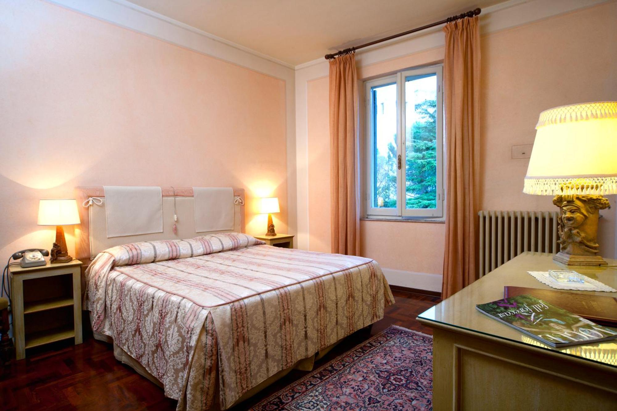 Palazzo Dragoni Hotel Spoleto Eksteriør billede